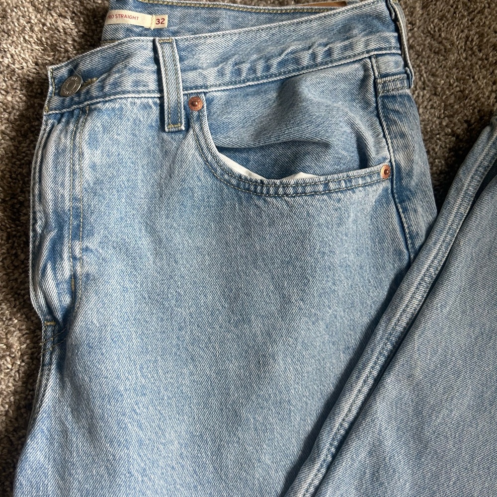 Levi's Light Blue Women's Low Pro Straight Leg Jeans - Picture 2 of 7